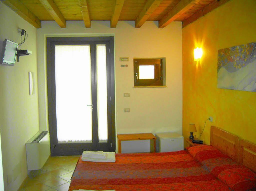 Agriturismo Le Sigalette Salionze Ngoại thất bức ảnh